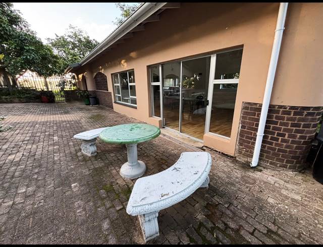 2 BEDROOM TOWNHOUSE FOR SALE IN SHELLY BEACH